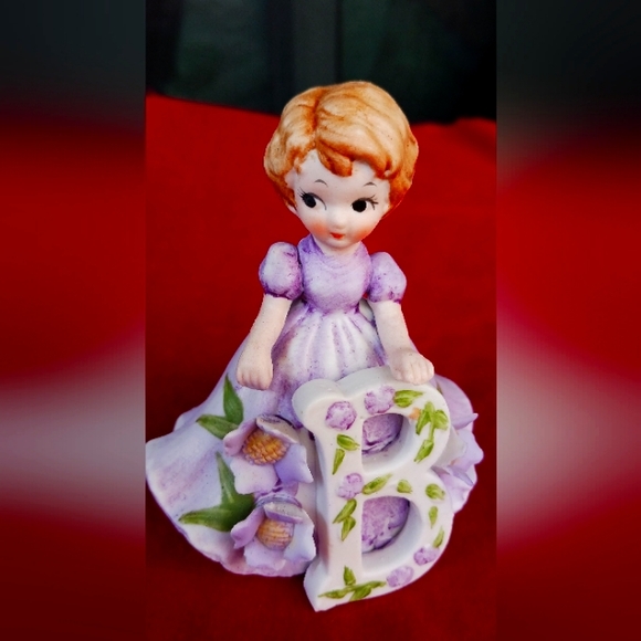 CERAMIC GIRL FIGURINE LETTER B LAVENDER 3.5" TALL, DELICATE VINTAGE FLOWER DRESS - Picture 1 of 7